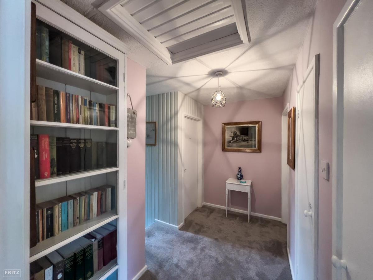 מונמות' Charming Cottage Within Farmhouse מראה חיצוני תמונה