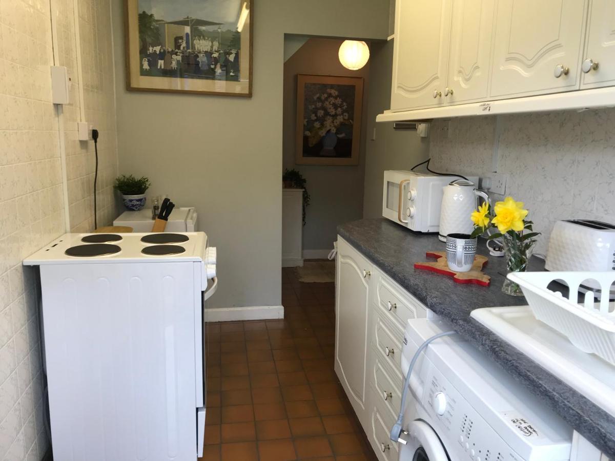 מונמות' Charming Cottage Within Farmhouse מראה חיצוני תמונה